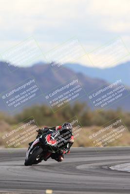 media/Nov-16-2025-Race Pace (Sun) [[8c5fa54630]]/Non Verified Riders (1st 20 Minutes)/5-Turn 15 (110pm)/